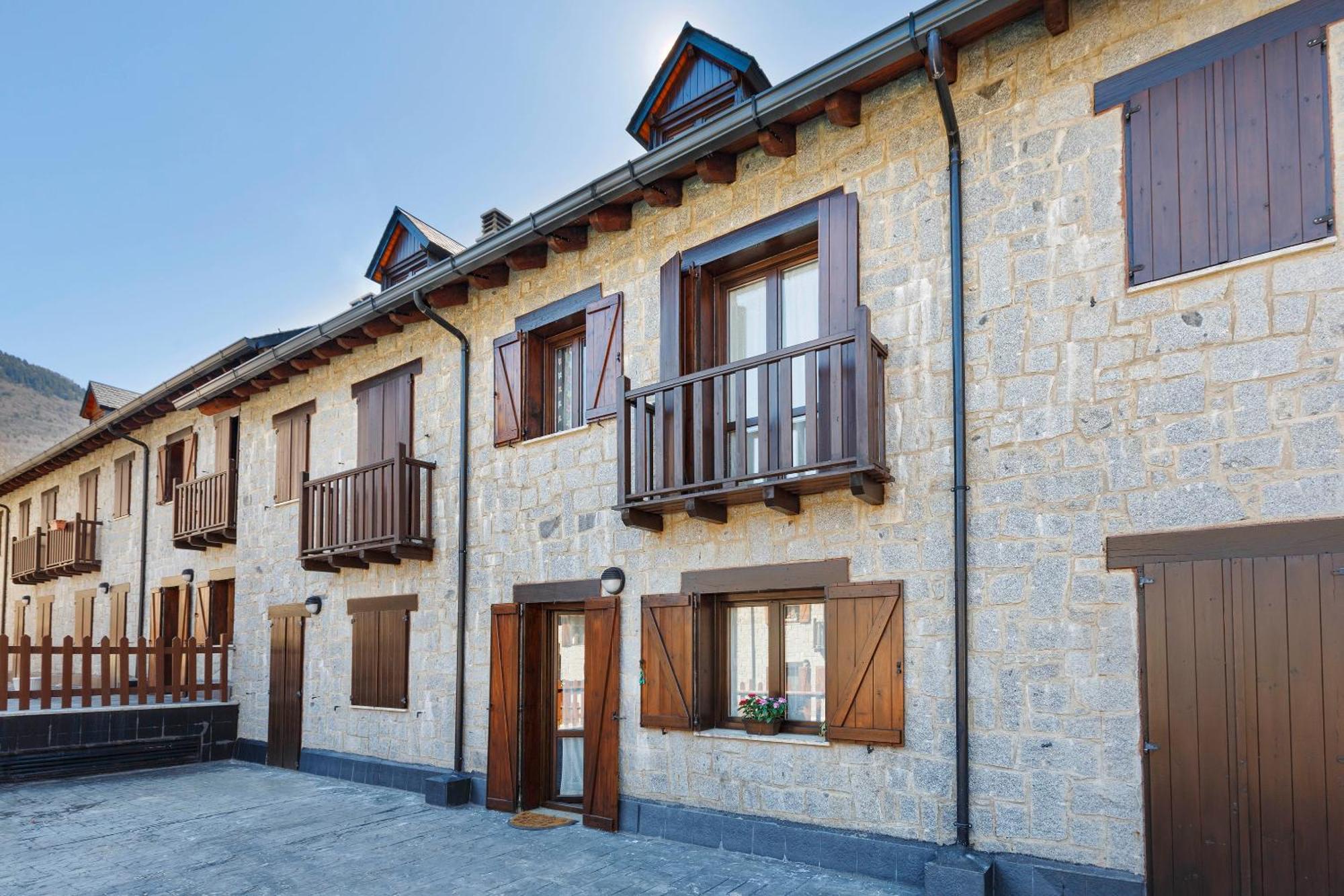 Torres De Vallibierna Benasque Luaran gambar